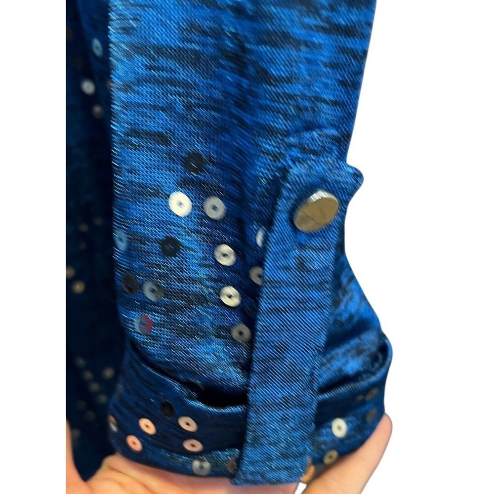 New Directions Womens Blue Space Dye Sequin Roll Tab Sharkbite Top Small - Picture 3 of 5